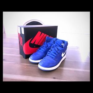Air Jordan 1 Hyper Royal